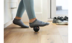 TriggerPoint MB Deep Tissue - Black/Red (04444) 9 TriggerPoint MB Deep Tissue - Black/Red (04444) -Saucony Store 04444 MB Deep Tissue 06