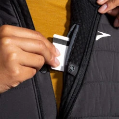 Brooks Women's Shield Hybrid Jacket - Black (221557001) -Saucony Store 221557 001 D2 Shield Hybrid Jacket 2