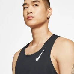 Nike Men's Aeroswift Singlet (CJ7835) -Saucony Store CJ7835 010 PHSYM001