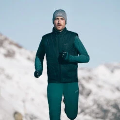 CEP Men's Winter Run Vest - Black (W0165R) -Saucony Store W0165R LIFESTYLEIMAGE1 1800x1800 e6d77172 73a7 43e1 869b 3a0486acc27d