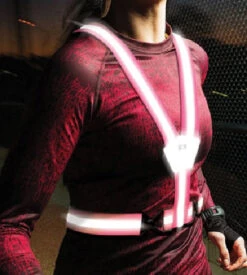 Amphipod Xinglet Reflective Vest (440) 11 Amphipod Xinglet Reflective Vest (440) -Saucony Store amphipod xinglet vest