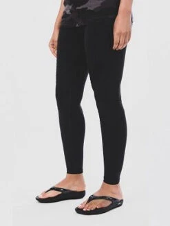 Oofos Women's OOlala Limited Sandal 7 Oofos Women's OOlala Limited Sandal -Saucony Store black camo 932x680 c0e077c2 7a8f 460d 8e92 06fdeb9bd561