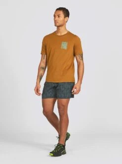Janji Men's Runterra Bio Tee - Run Everywhere Alphatopo (MT06A-S22-ATP) -Saucony Store ezgif.com gif maker 12 1b59bb8b 46bd 496b bd26 a21798060df9