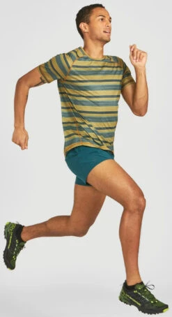 Janji Men's Helio Tech Tee -(MT15A-S22-GST) -Saucony Store ezgif.com gif maker 32 3134b8d3 9778 4ee0 ba65 9d0076d5a009