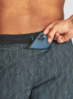 Janji Men's 5" AFO Middle Short -Saucony Store ezgif.com gif maker 60 dee9226f 234b 4e89 b15d 5c4d71013b99