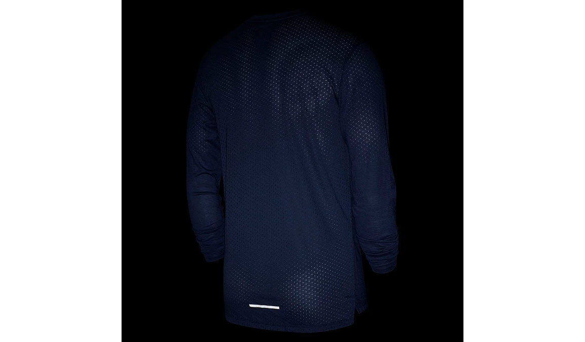 Nike Men's Breathe Rise 365 LS Tee - Sanded Purple (AQ9923-557) 2 Nike Men's Breathe Rise 365 LS Tee - Sanded Purple (AQ9923-557) - Image 2