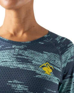Rabbit Women's EZ Tee Perf LS | Trail 8 Rabbit Women's EZ Tee Perf LS | Trail -Saucony Store rabbit womens ez tee perf ls 1