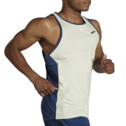 Brooks Men's Atmosphere Singlet -Saucony Store www brooksrunning com 211384 363 mb atmosphere singlet mens sleeveless running top 1